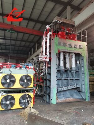High Efficiency Air Cooling 800Ton Gantry Shear With 8-Meter Loading Box For Hard Steel Spoke