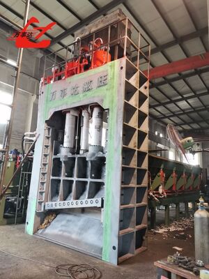 High Efficiency Air Cooling 800Ton Gantry Shear With 8-Meter Loading Box For Hard Steel Spoke