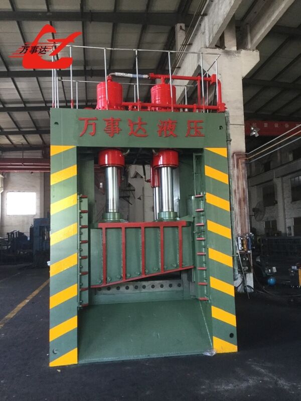 Shear Cut 8000kN Heavy Duty Gantry Shear With 8M Feeding Box For Continuous Scrap Yard Production