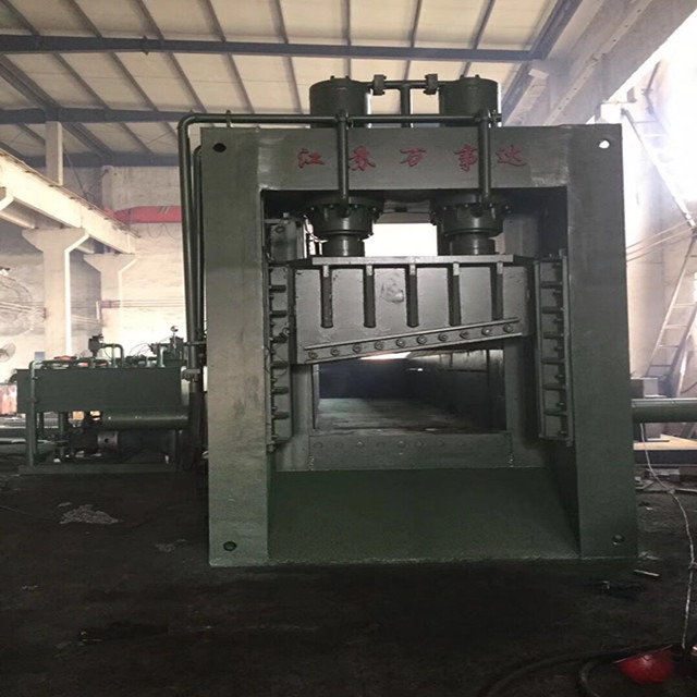 Versatile Heavy-Duty Gantry Shear For High-Volume Scrap Yard Operations With Air Cooling