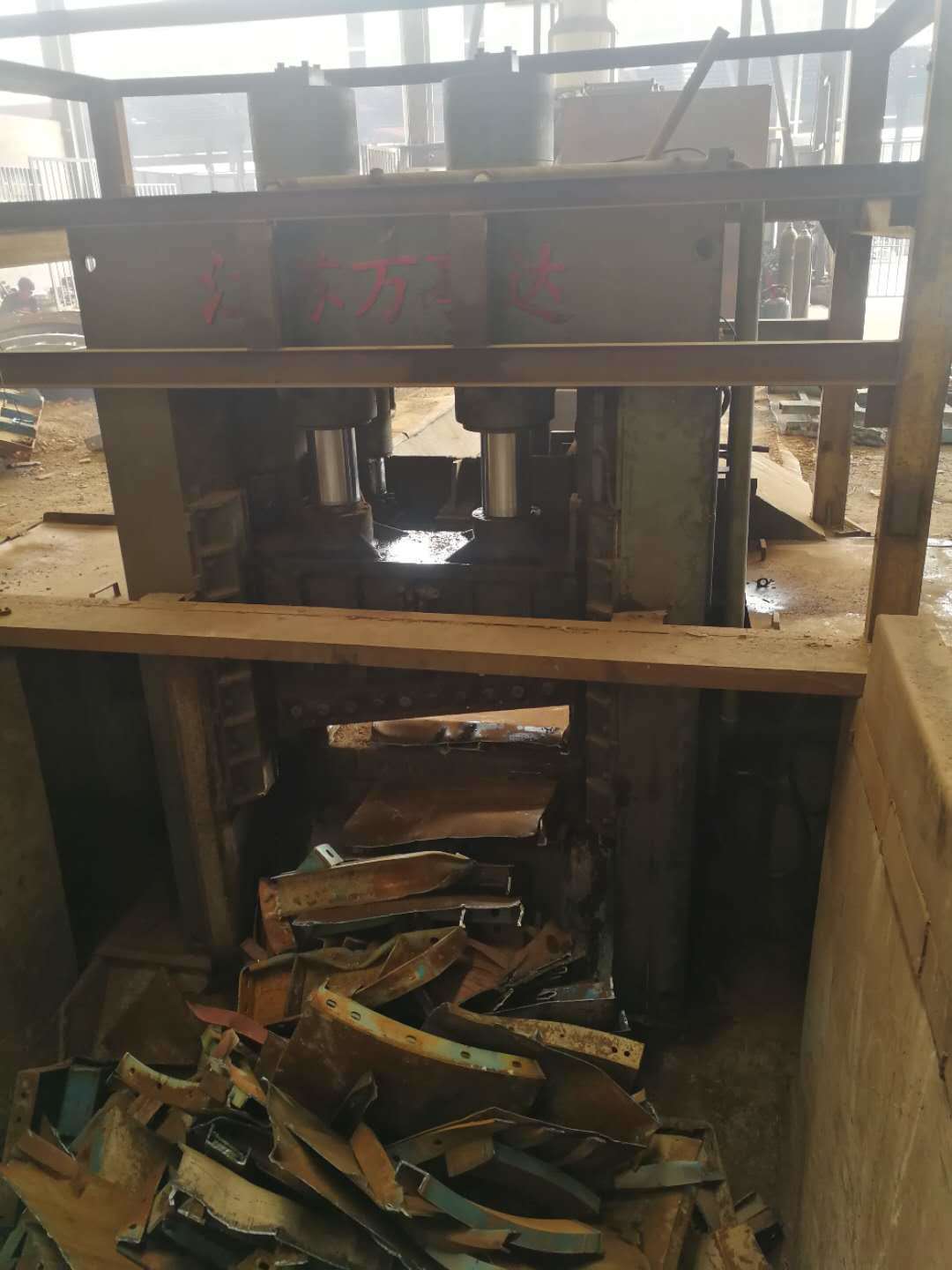 12500kN Heavy Duty Gantry Shear Q43L-12500L New Condition For High-Volume Scrap Steel Recycling