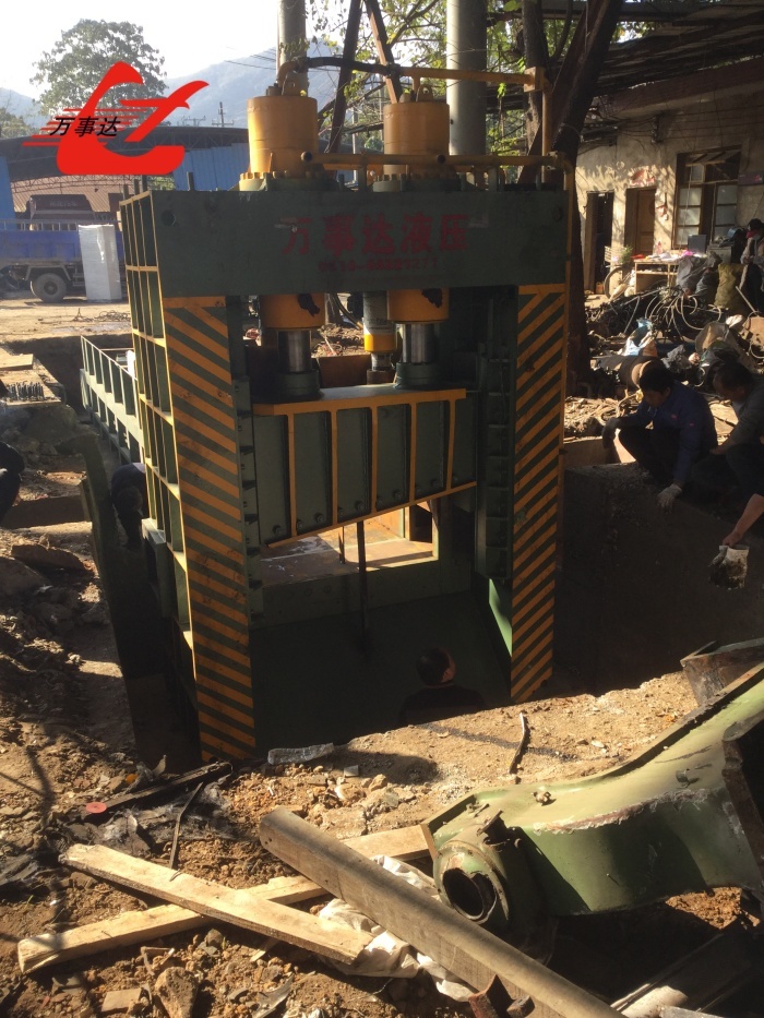 Industrial 8000kN Hydraulic Gantry Shear Air Cooling System with 2000mm Blade for Heavy Scrap Cutting